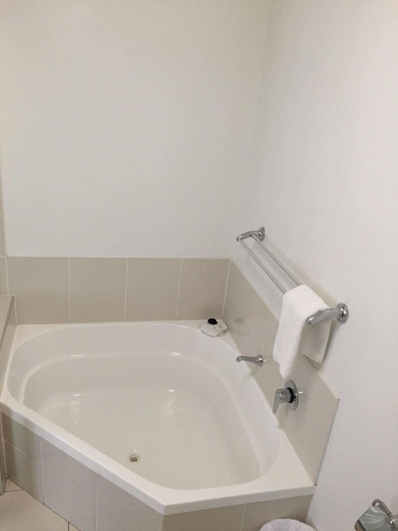 Alexandra Aparthotel 4*